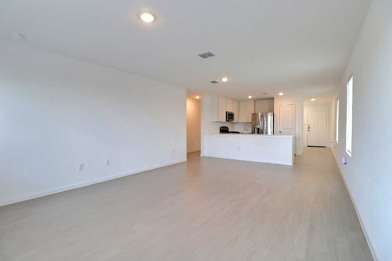551 River Run Way - Photo 5 of 17