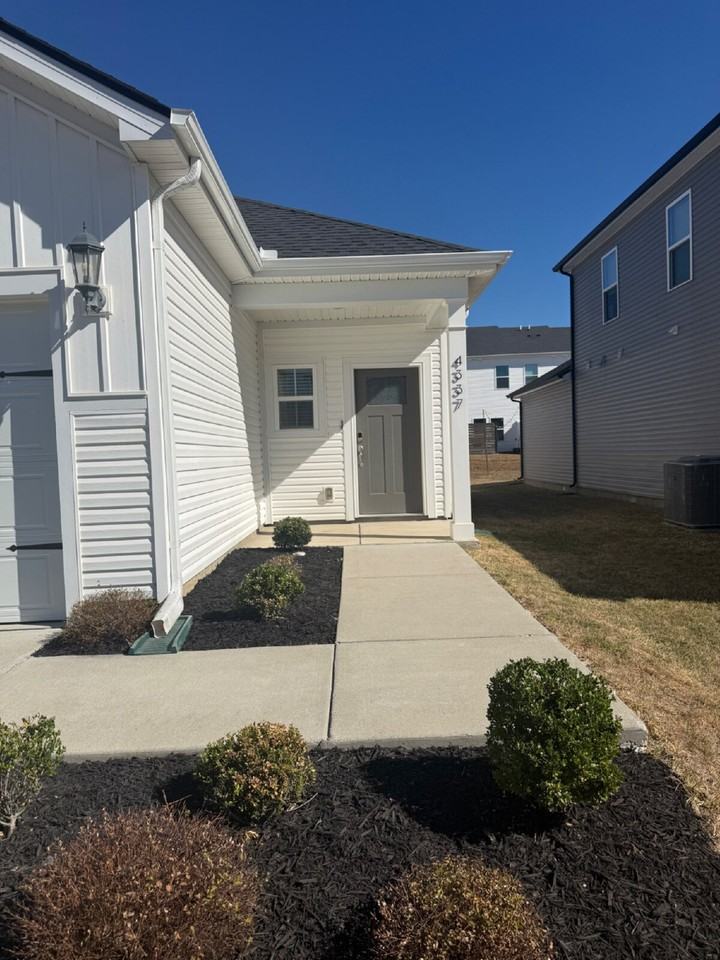 4337 Skyridge Dr - Photo 4 of 35