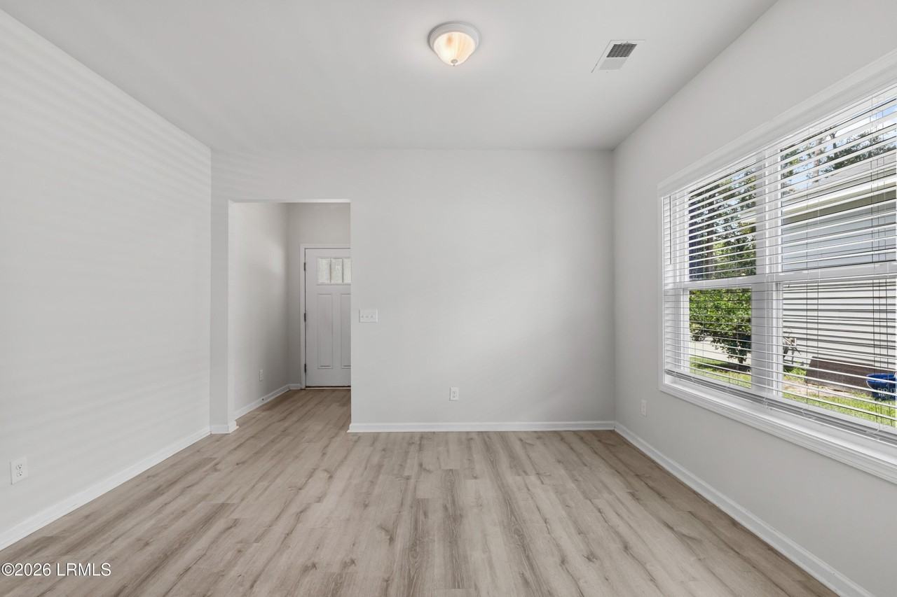 85 Great Bend Dr - Photo 6 of 32