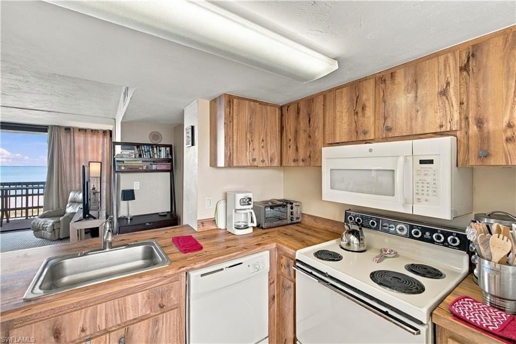 26300 Hickory Blvd Apt 306 - Photo 6 of 30