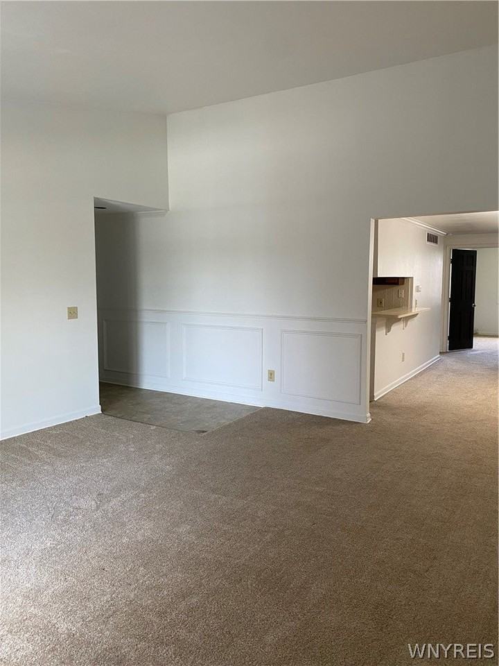 4595 Chestnut Ridge Rd #4 - Photo 7 of 20