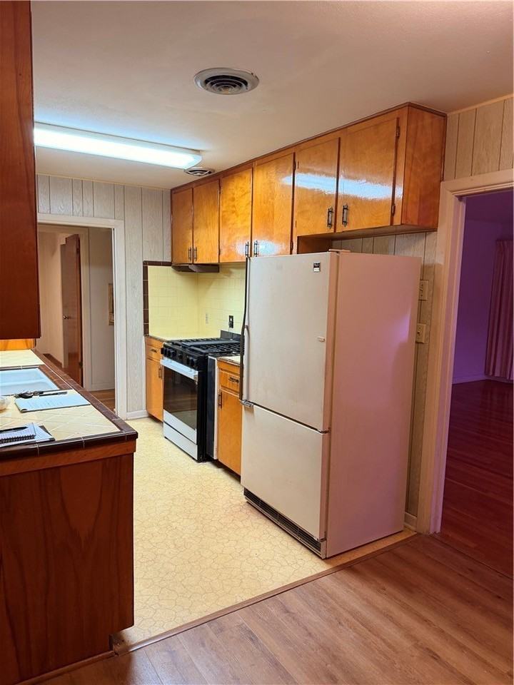 4542 Adkins Dr - Photo 5 of 23