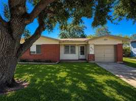 featured image of 833 Booty St