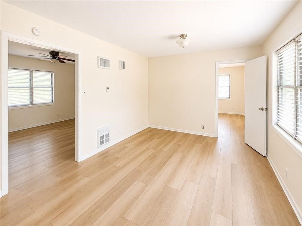833 Booty St - Photo 6 of 9