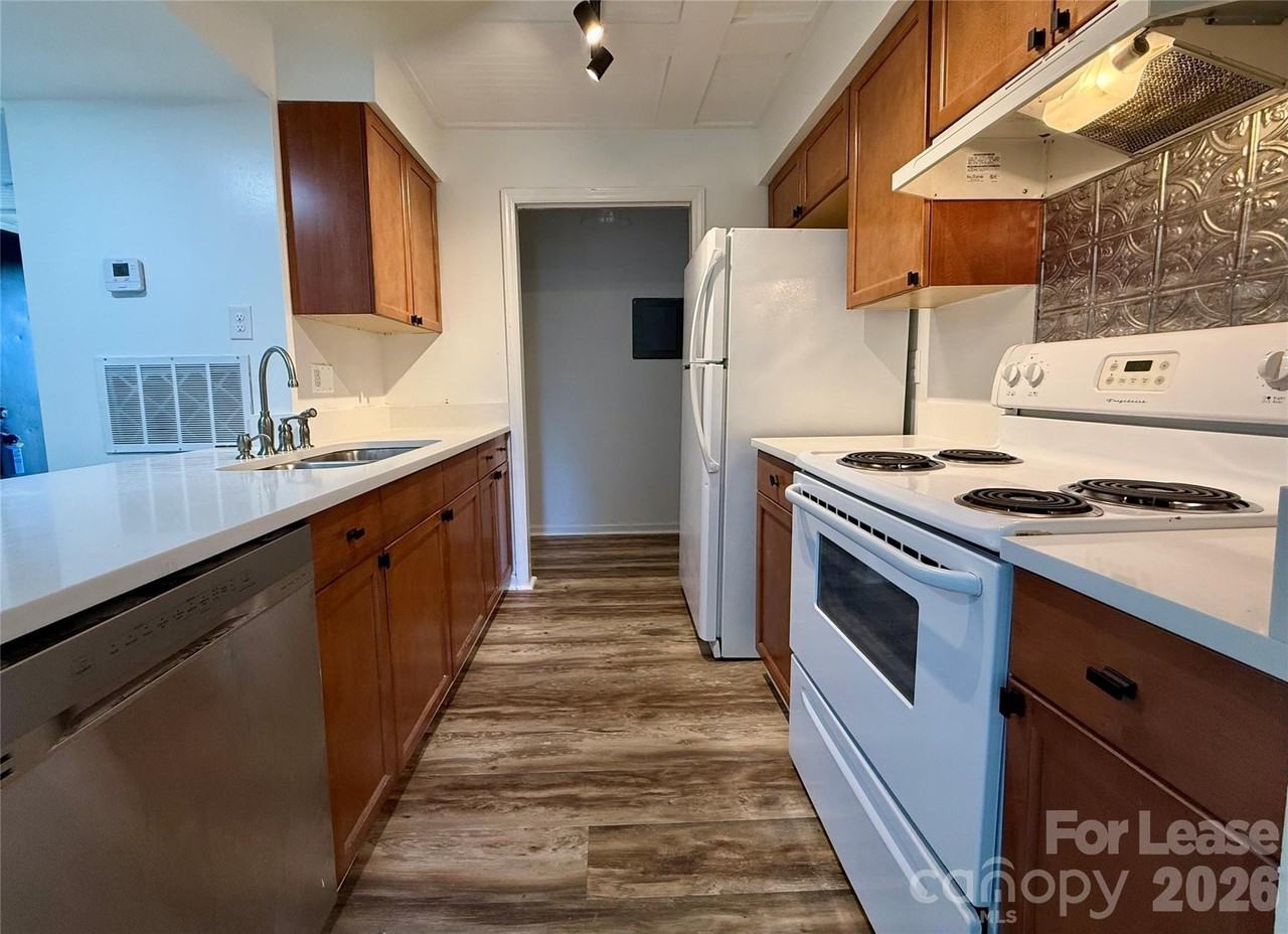 11023 Harrowfield Rd - Photo 4 of 29