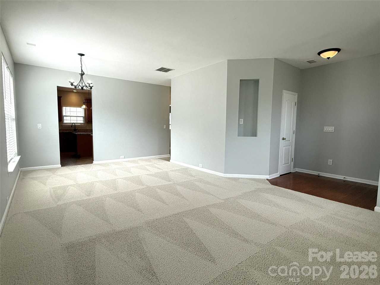 16727 Macanthra Dr - Photo 6 of 47