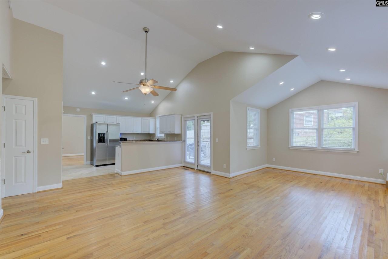 2801 Lincoln St - Photo 3 of 22