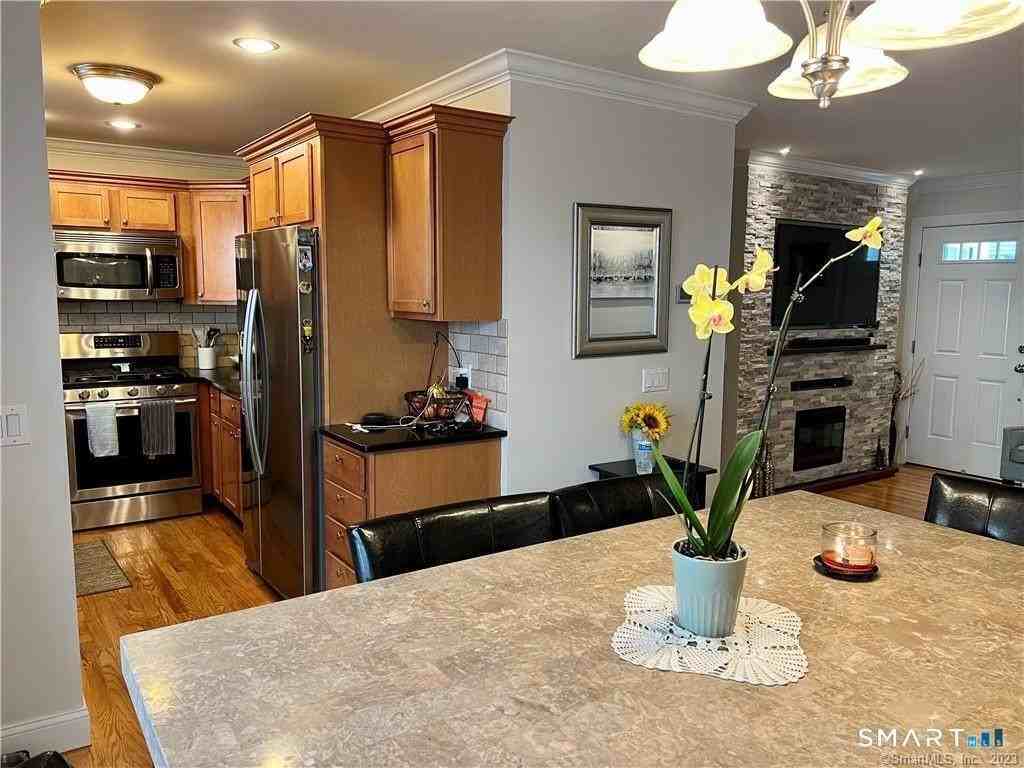 42 Stuart Ave #B2 - Photo 7 of 23