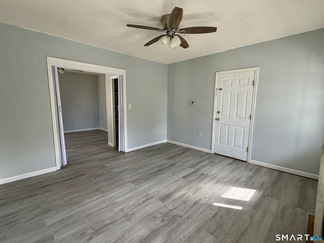 294296 Bellevue St - Photo 2 of 21