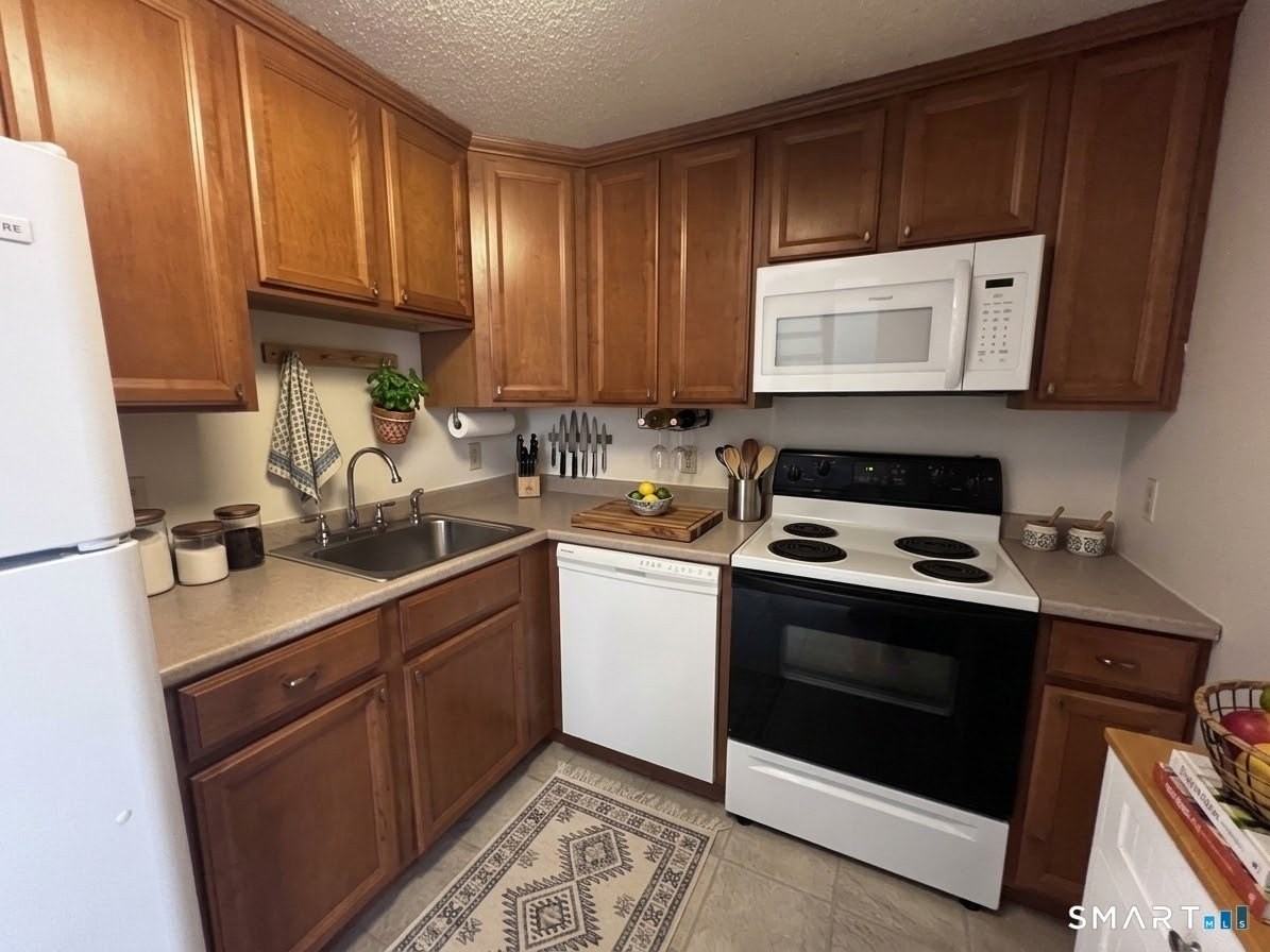 130 Coe Ave #23 - Photo 2 of 15