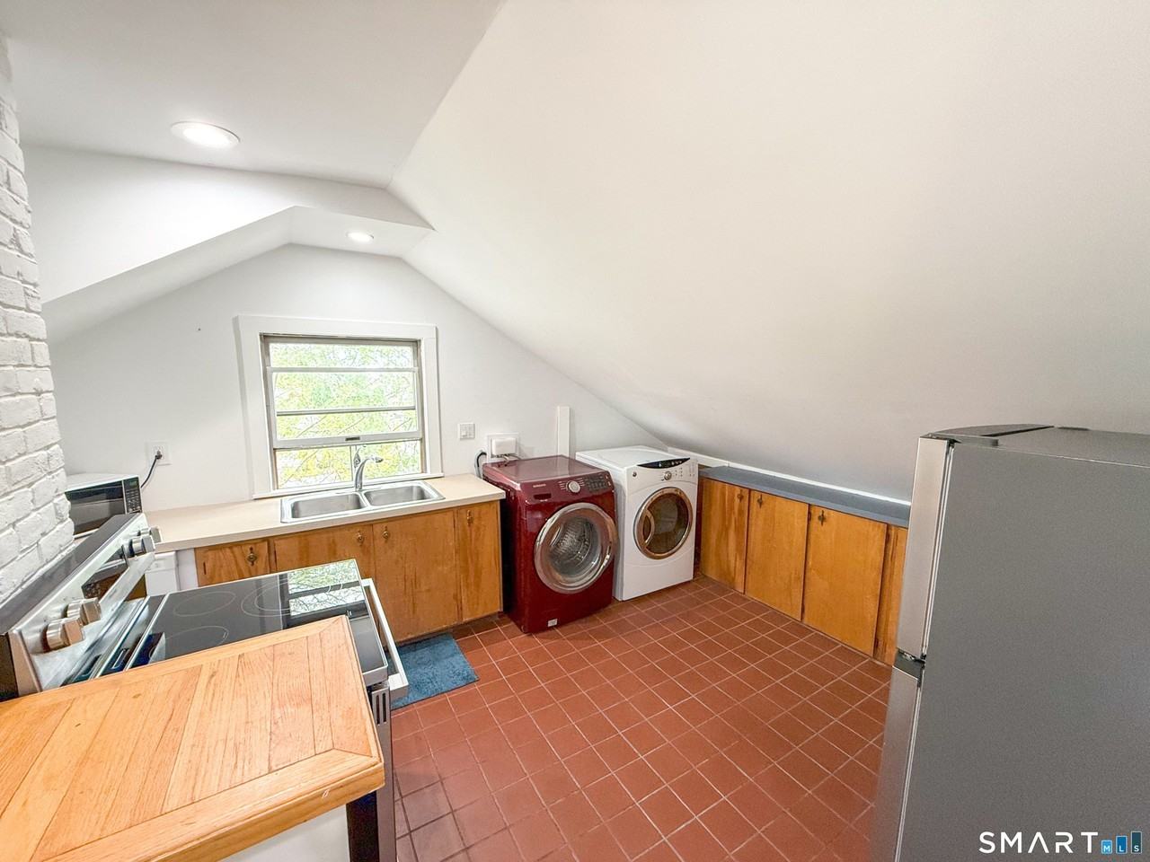 51 Franklin St - Photo 3 of 17