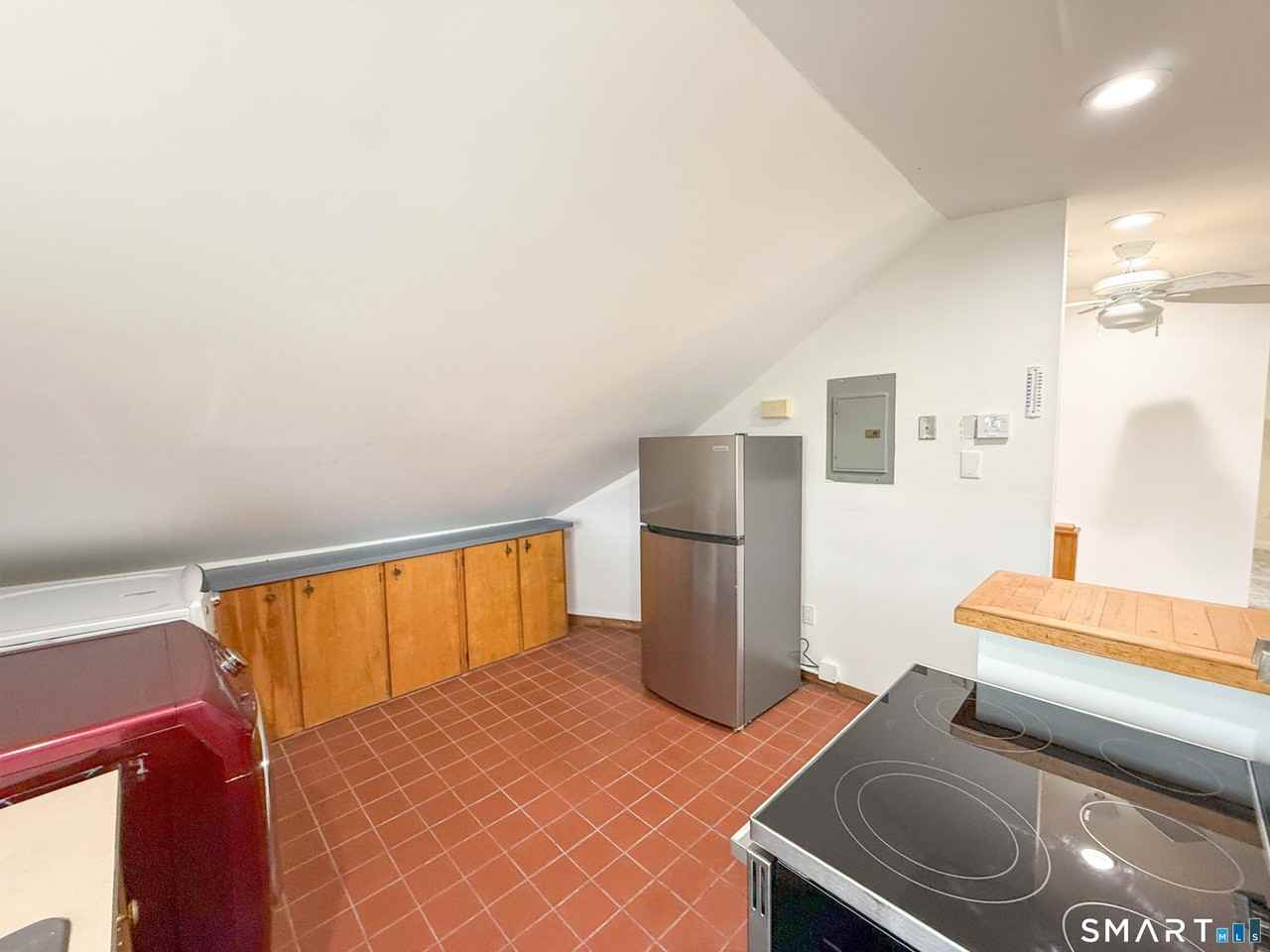 51 Franklin St - Photo 7 of 17