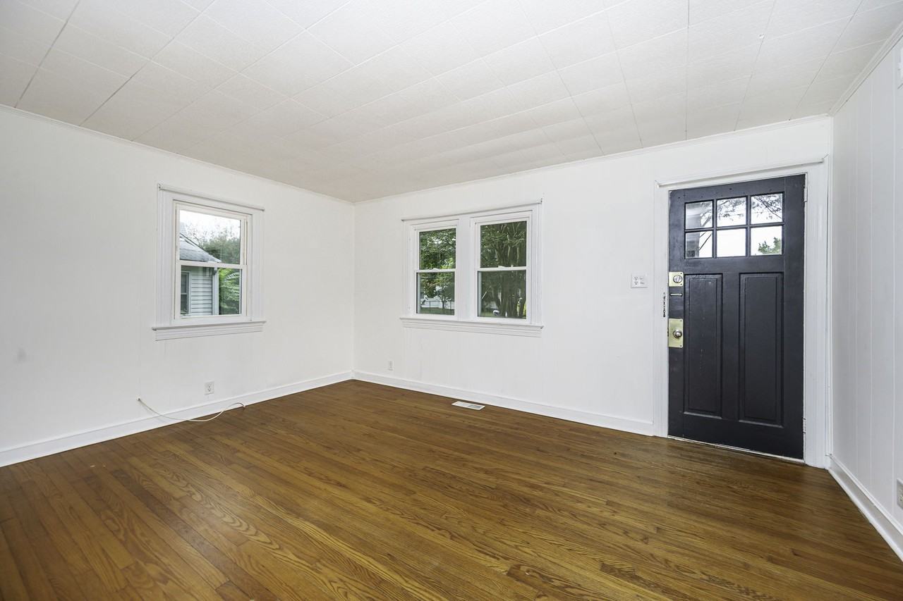 132 S 11th Ave #1 - Photo 3 of 19