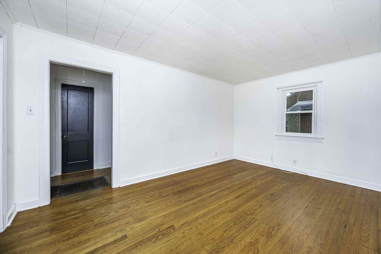 132 S 11th Ave #1 - Photo 4 of 19