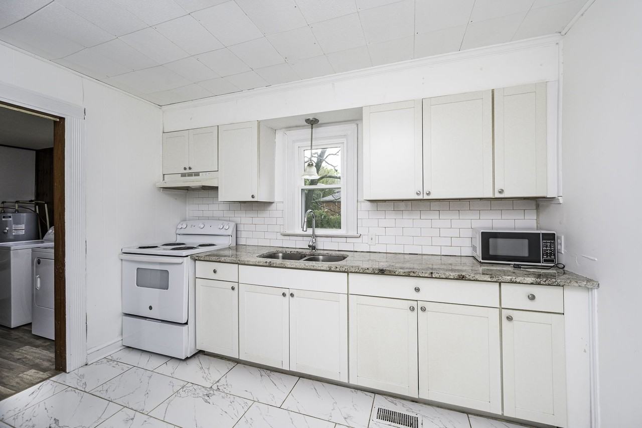 132 S 11th Ave #1 - Photo 6 of 19