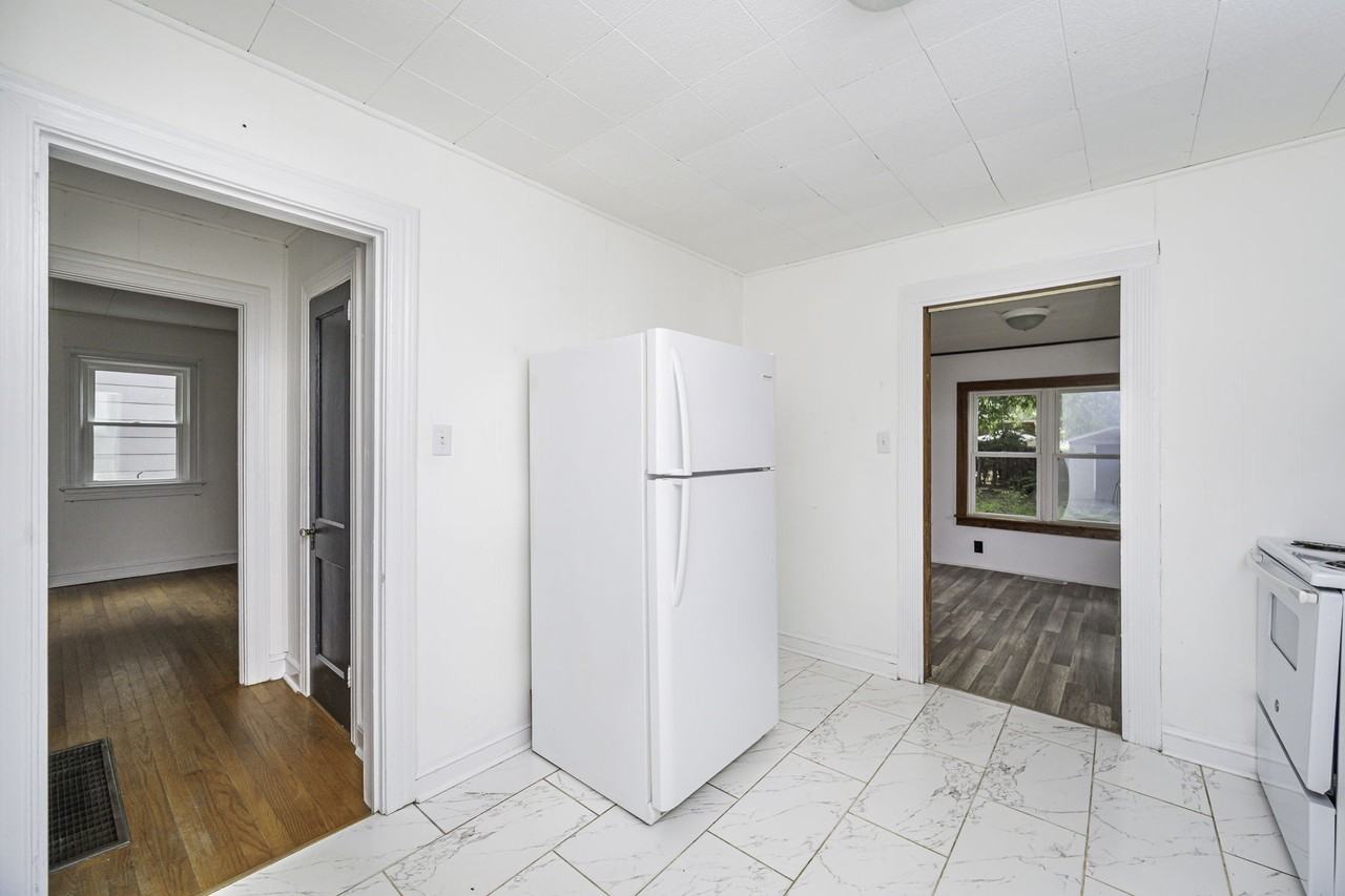 132 S 11th Ave #1 - Photo 7 of 19