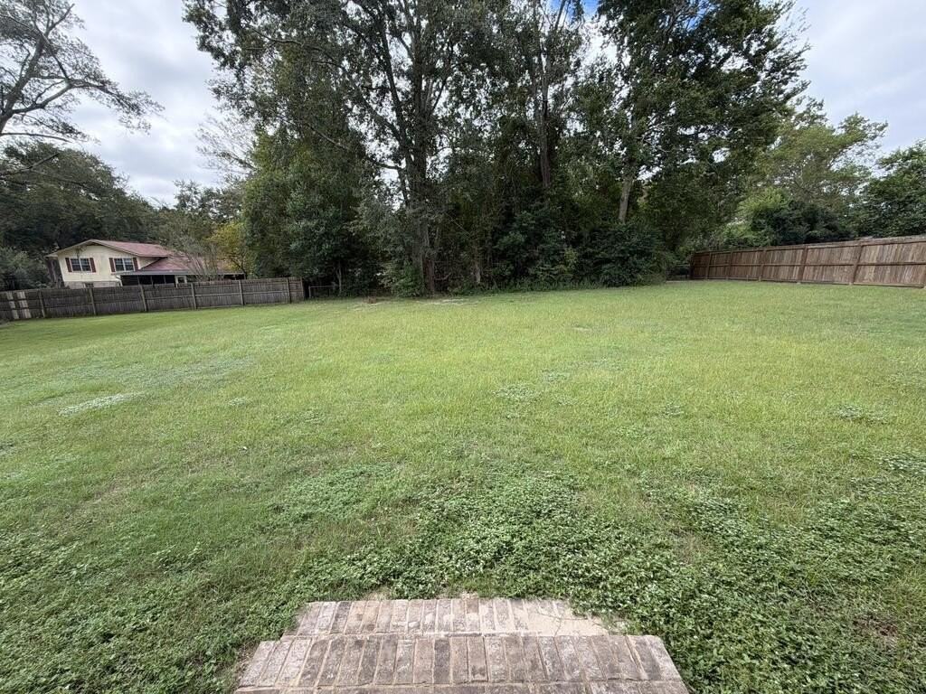 1906 Fern Dr - Photo 3 of 7