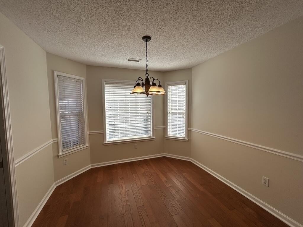 110 Princeton Dr - Photo 5 of 14