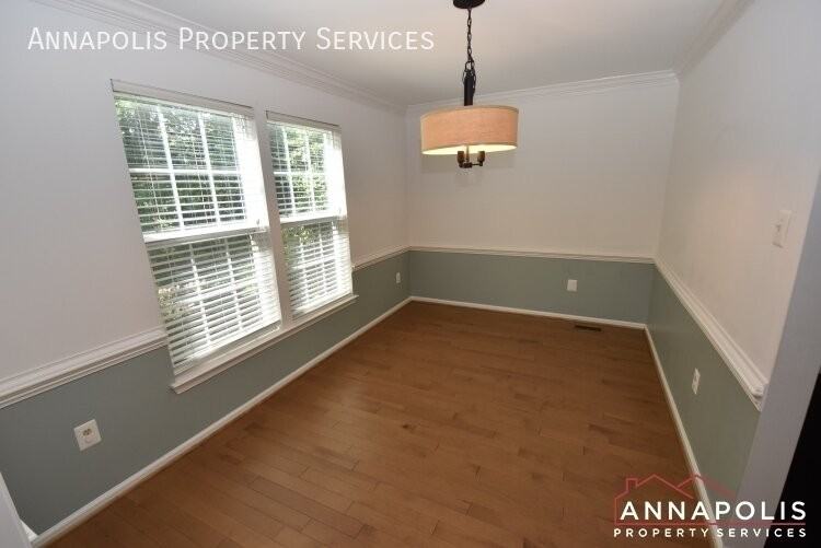 2808 Traxler Ct - Photo 6 of 32