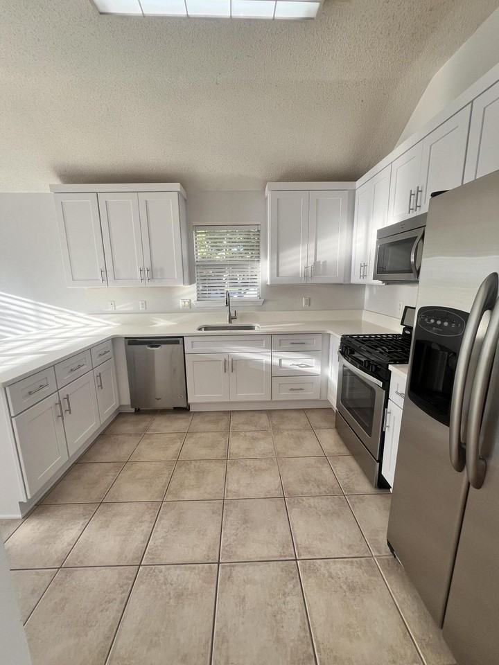 4204 Whitetail Cir - Photo 4 of 34