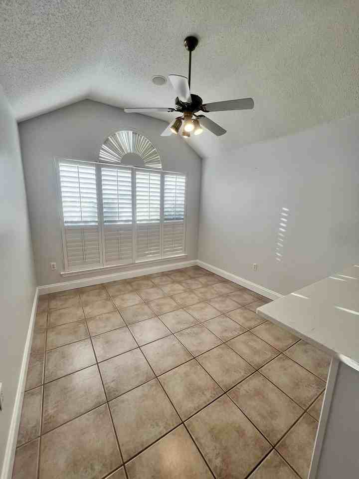 4204 Whitetail Cir - Photo 6 of 34