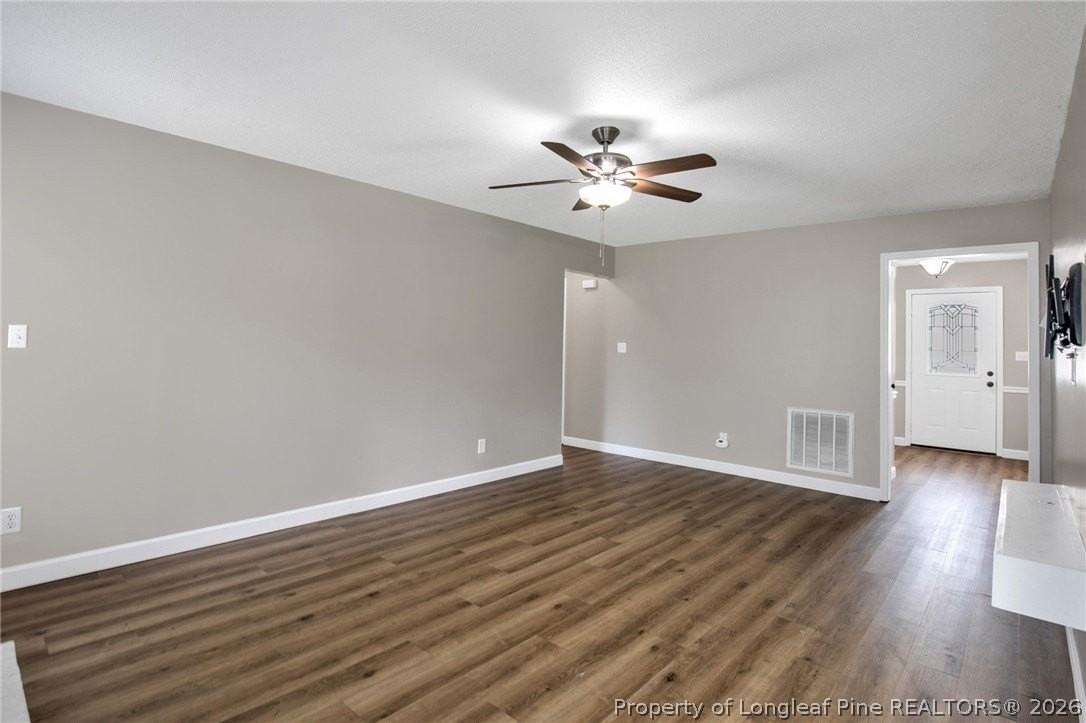7089 Tollhouse Dr - Photo 7 of 34