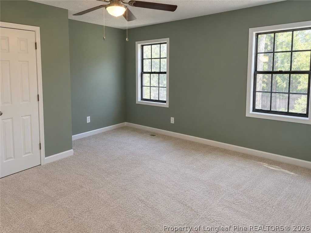 737 Maxine St - Photo 4 of 11