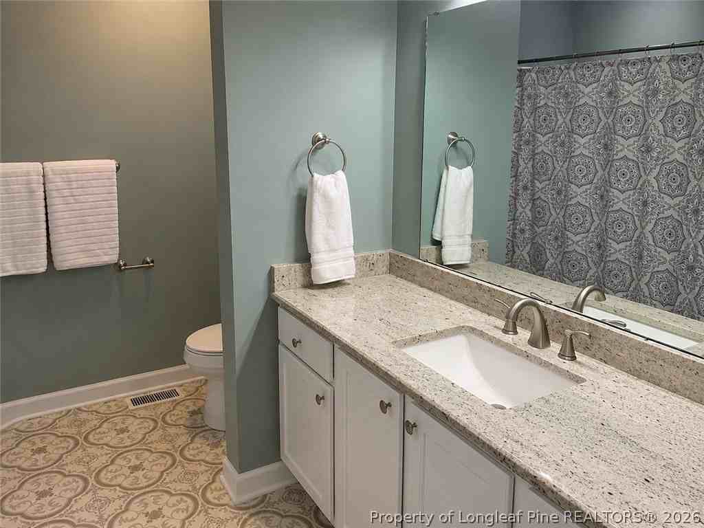 737 Maxine St - Photo 5 of 11
