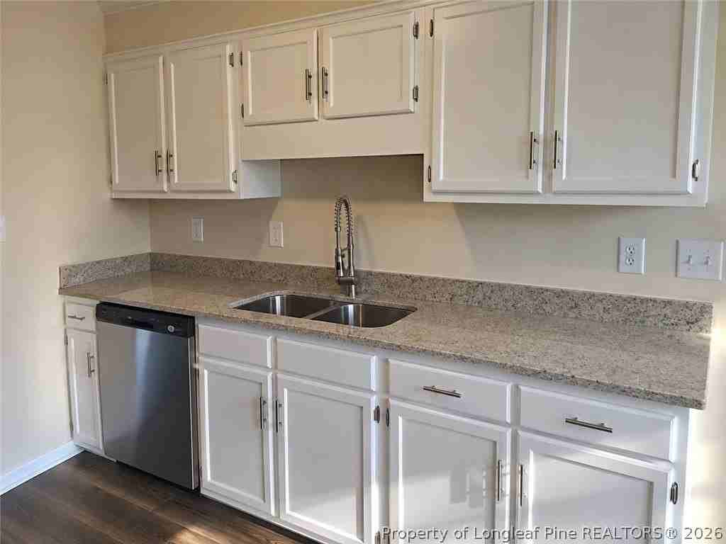 737 Maxine St - Photo 7 of 11