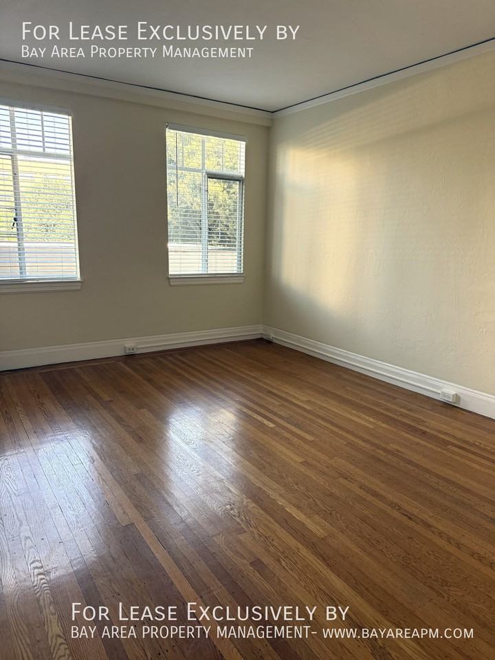 345 Forest Ave #110 - Photo 3 of 10