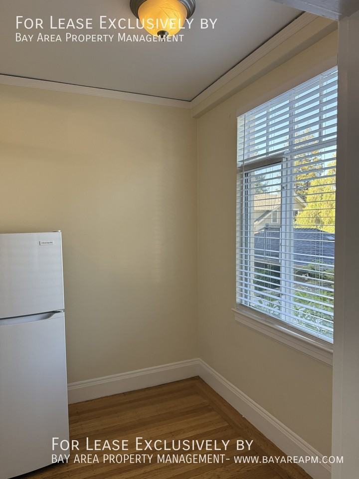 345 Forest Ave #110 - Photo 4 of 10