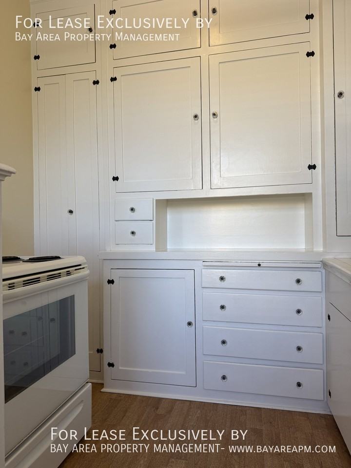 345 Forest Ave #110 - Photo 6 of 10