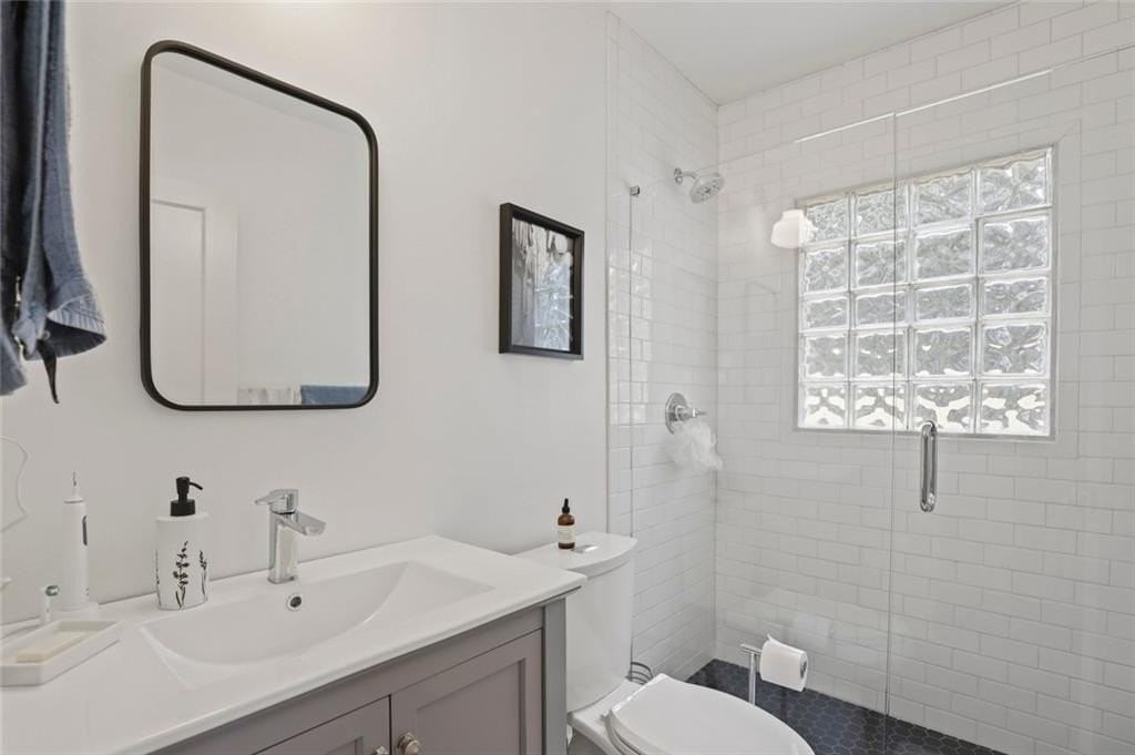 335 Ponce De Leon Pl #D - Photo 6 of 10