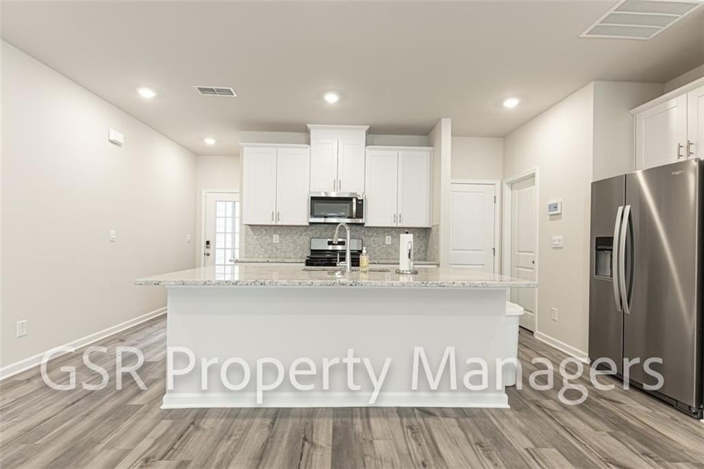377 Timberland Ave - Photo 6 of 33