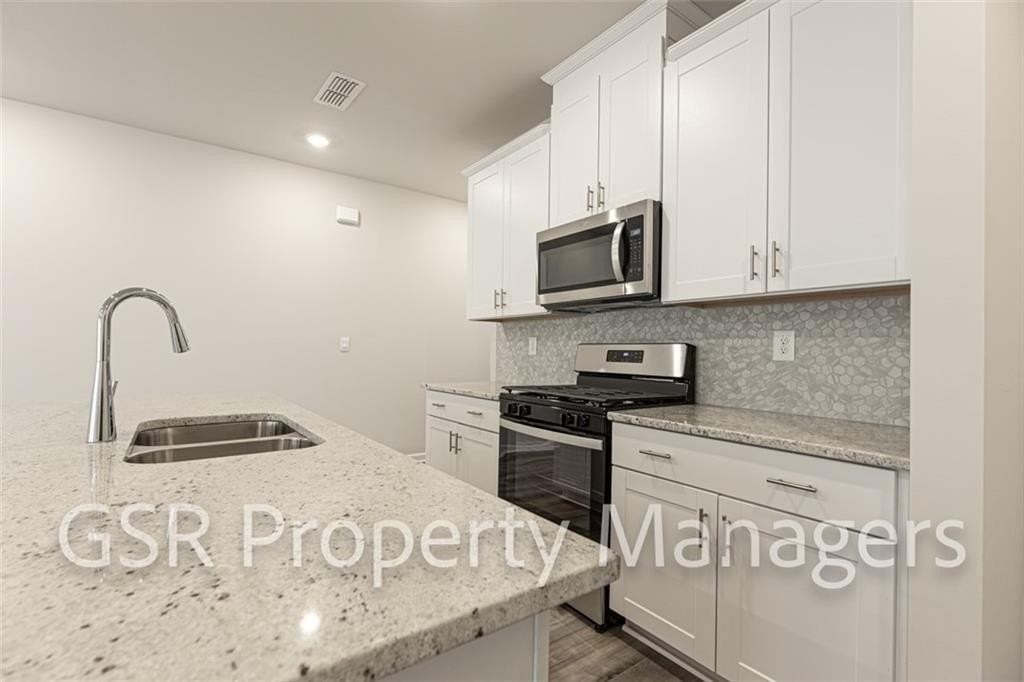 377 Timberland Ave - Photo 7 of 33