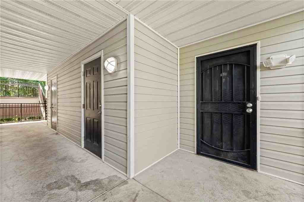 9202 Fairington Ridge Cir - Photo 2 of 20