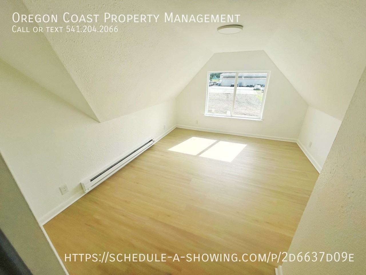 220 Ne Pine St #2 - Photo 3 of 10