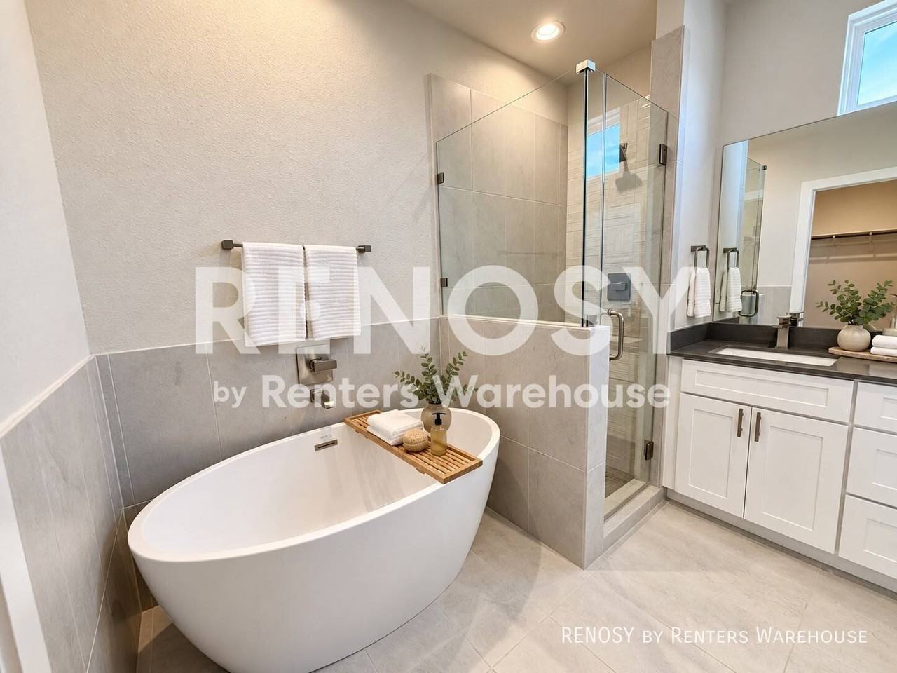 319 Charlock St - Photo 2 of 13