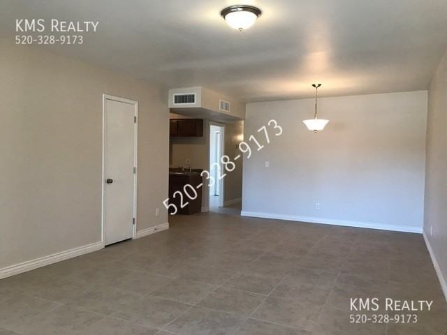 704 W Glenn St - Photo 2 of 24