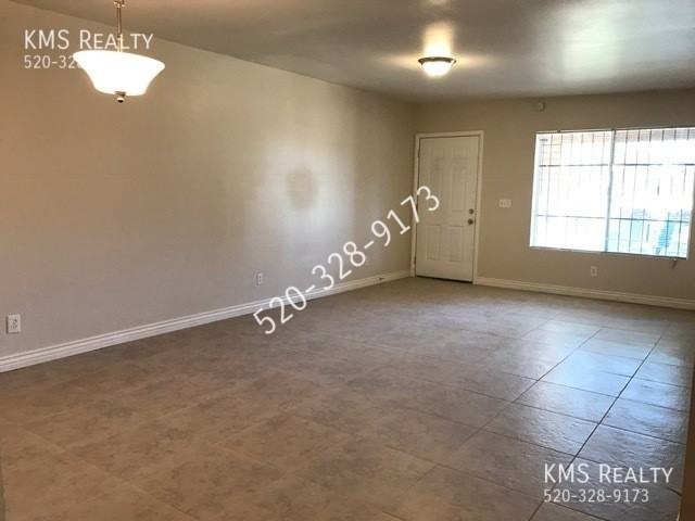 704 W Glenn St - Photo 3 of 24