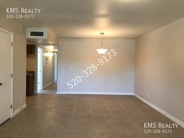 704 W Glenn St - Photo 5 of 24