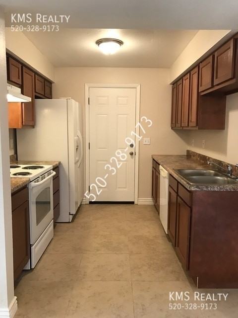 704 W Glenn St - Photo 6 of 24