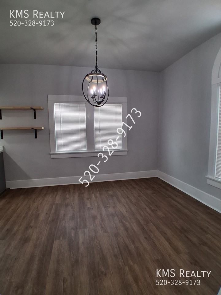 1531 E Grant Rd - Photo 5 of 22