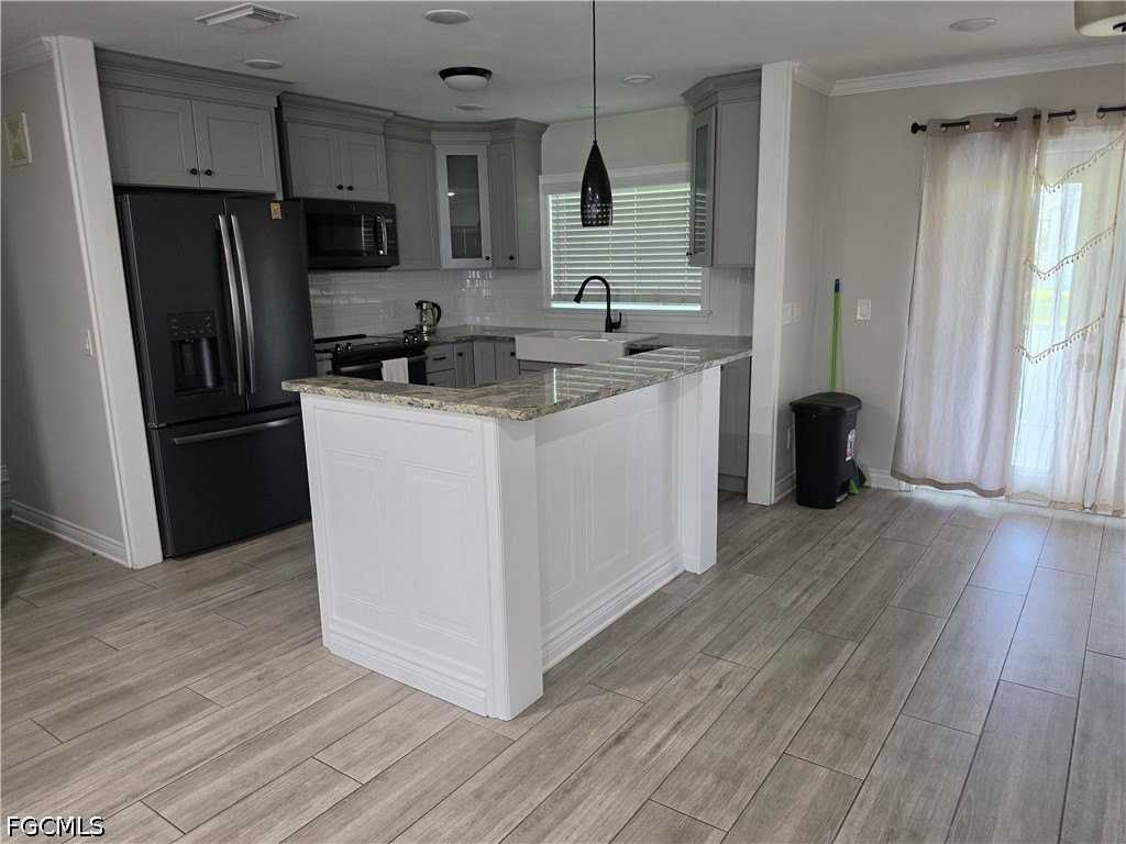 1300 Se 31st Ter - Photo 3 of 23