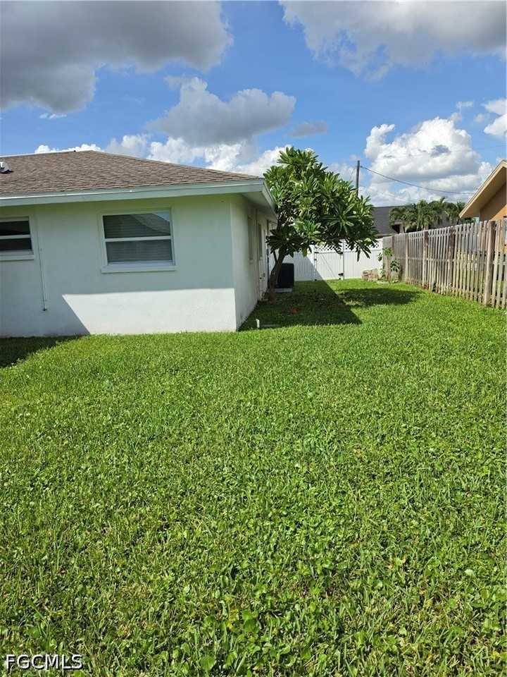 1300 Se 31st Ter - Photo 7 of 23