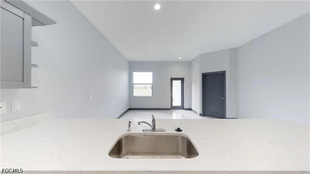 1315 Ne 8th Pl - Photo 7 of 16