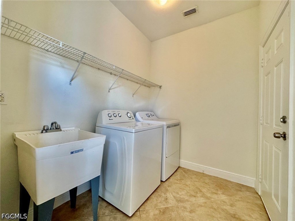 839 Puccini Ave S - Photo 6 of 32