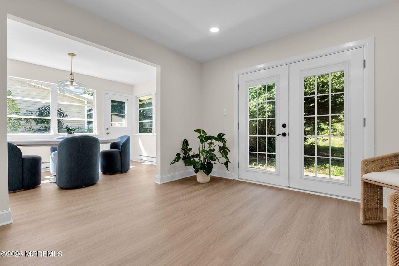 107 Blake Cir - Photo 3 of 19