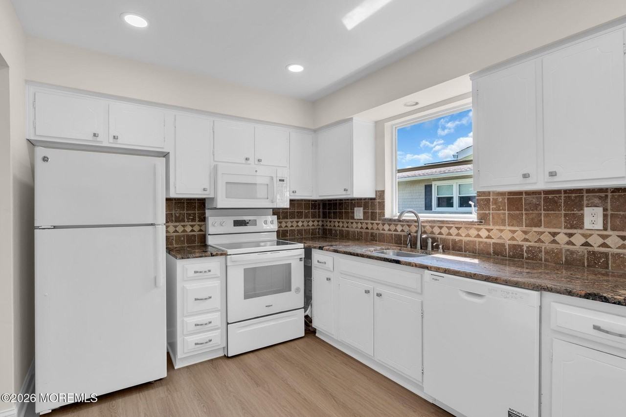 107 Blake Cir - Photo 7 of 19