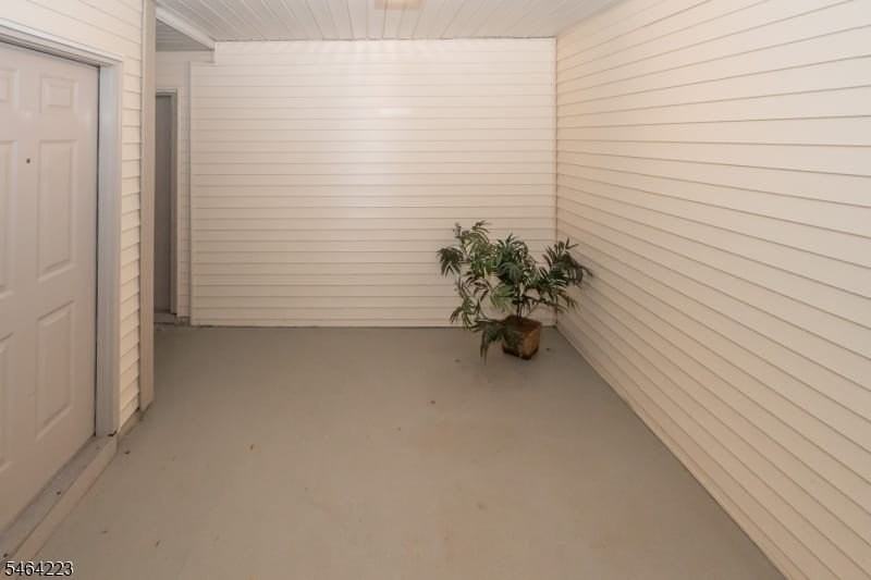 172 Potomac Dr - Photo 3 of 33